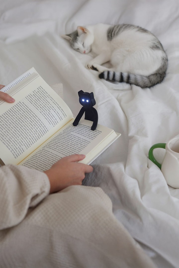 Lampa na čítanie v tvare čiernej mačky